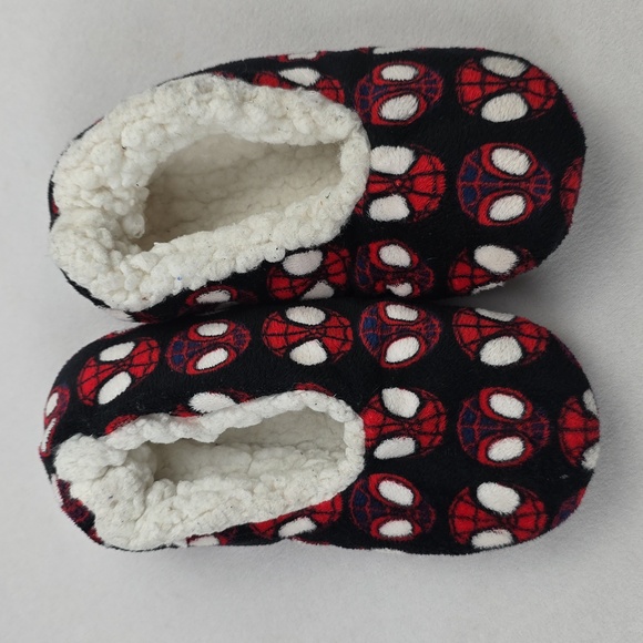 Spider-Man Themed Robe and Slippers Set Size 4T And Size 9-11 Slippers - Picture 4 of 6
